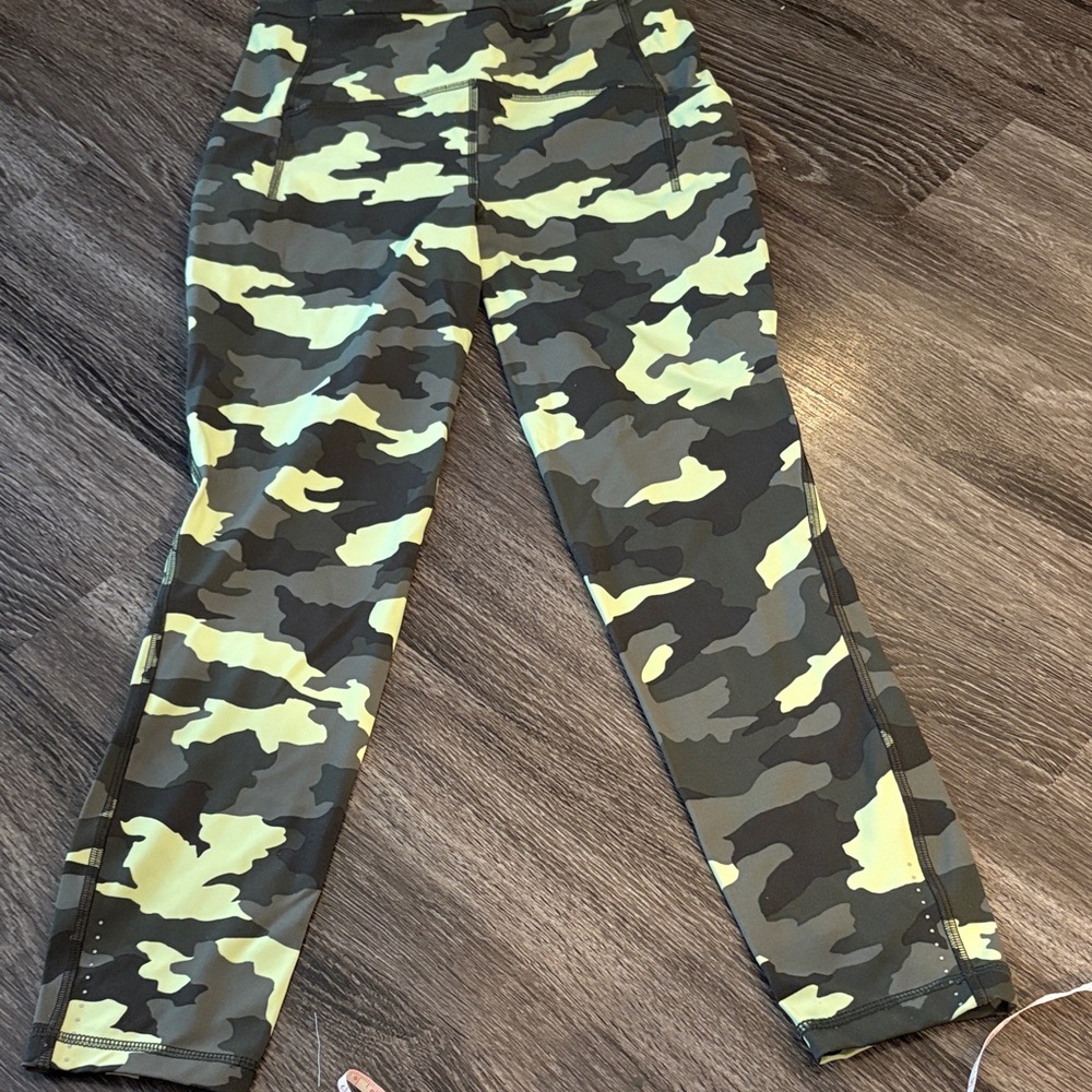 Lululemon Swift speed leggings with pockets